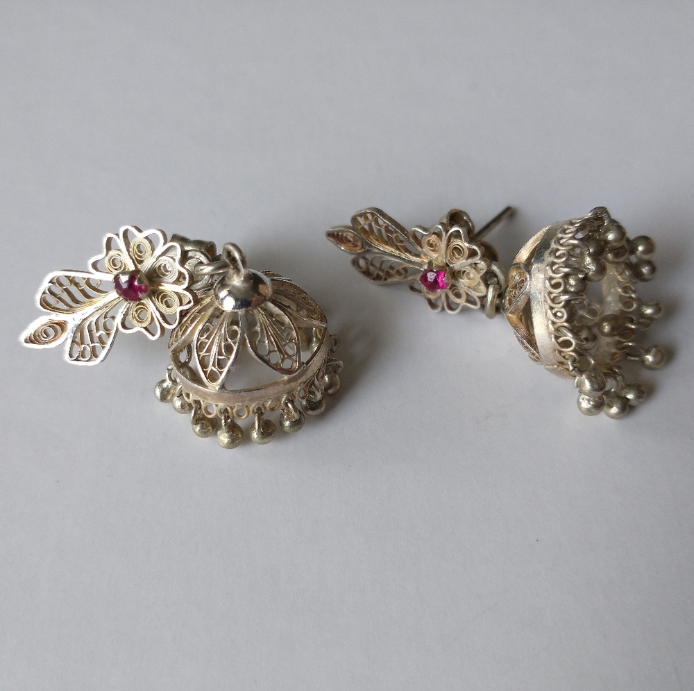 Fancy Silver Earrings with Stone Box